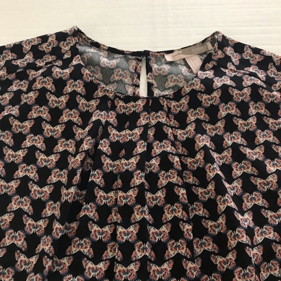 Forever 21 Contemporary Sleeveless Crewneck Black with Butterflies Pattern Top - Picture 5 of 9